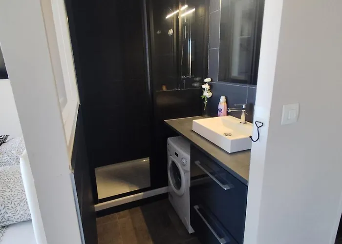 Naturiste Cap D'agde Heliopolis C 39 *