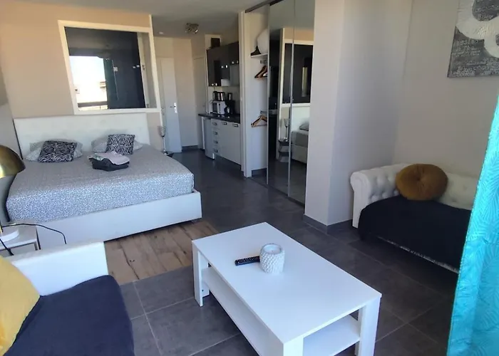 Naturiste Cap D'agde Heliopolis C 39 Agde